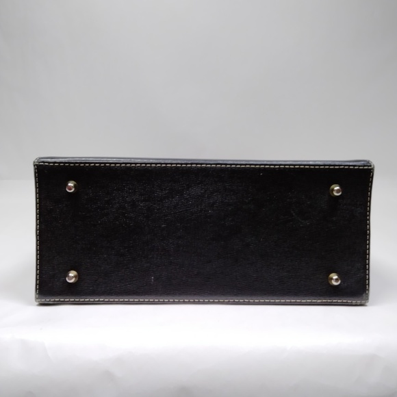 Burberry Tote Black Leather - Picture 5 of 8